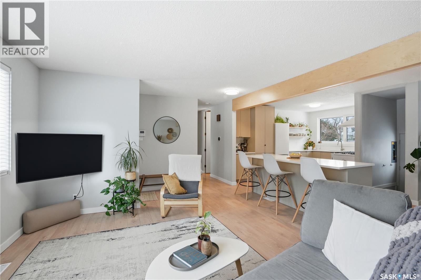 2 Ling Street, Saskatoon, SK - Indoor Photo Showing Living Room