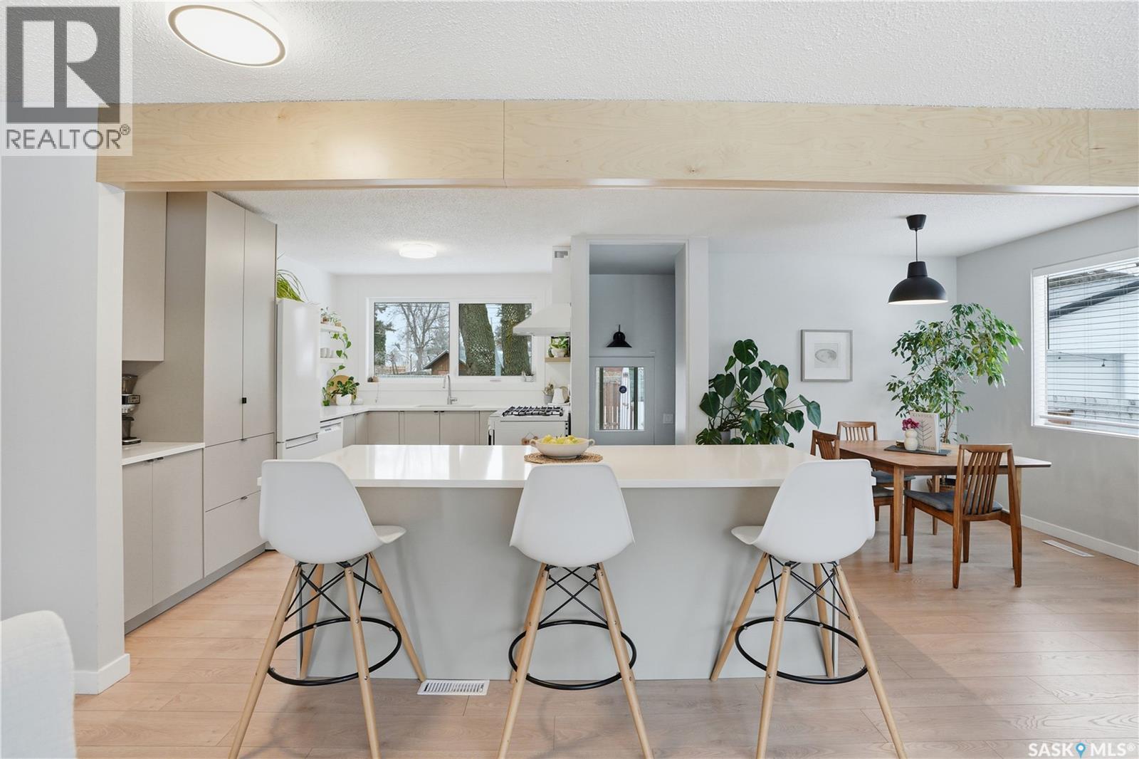 2 Ling Street, Saskatoon, SK - Indoor