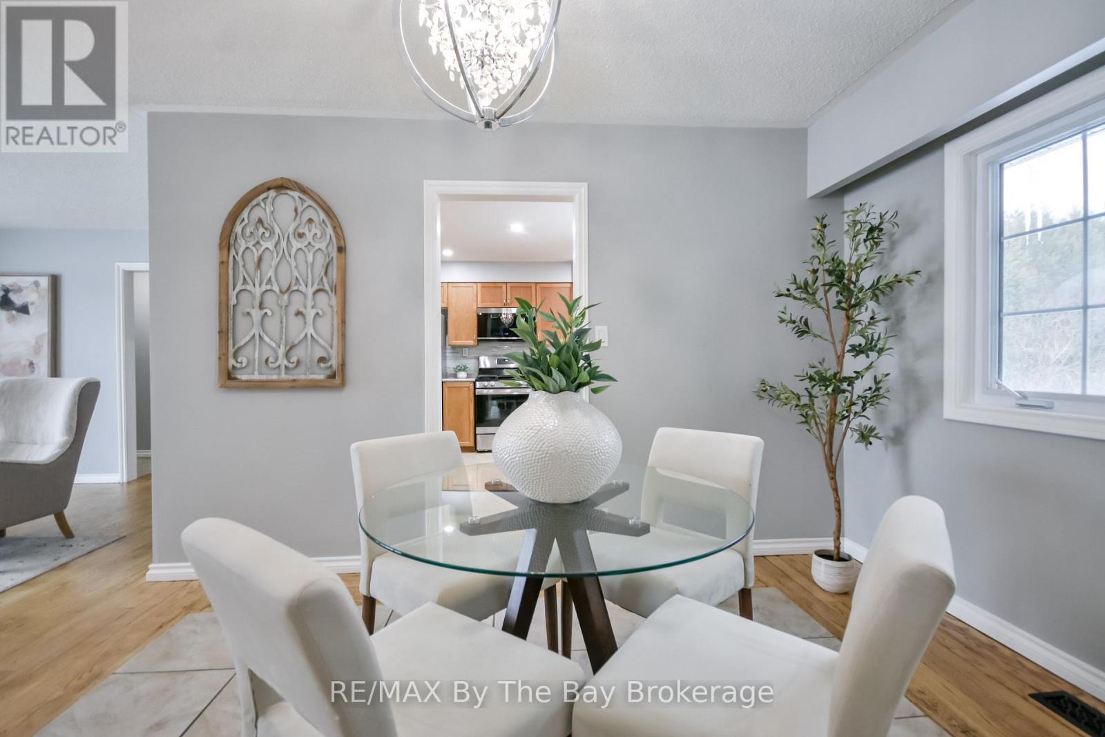 111 Balm Beach Road E, Tiny, ON - Indoor Photo Showing Dining Room