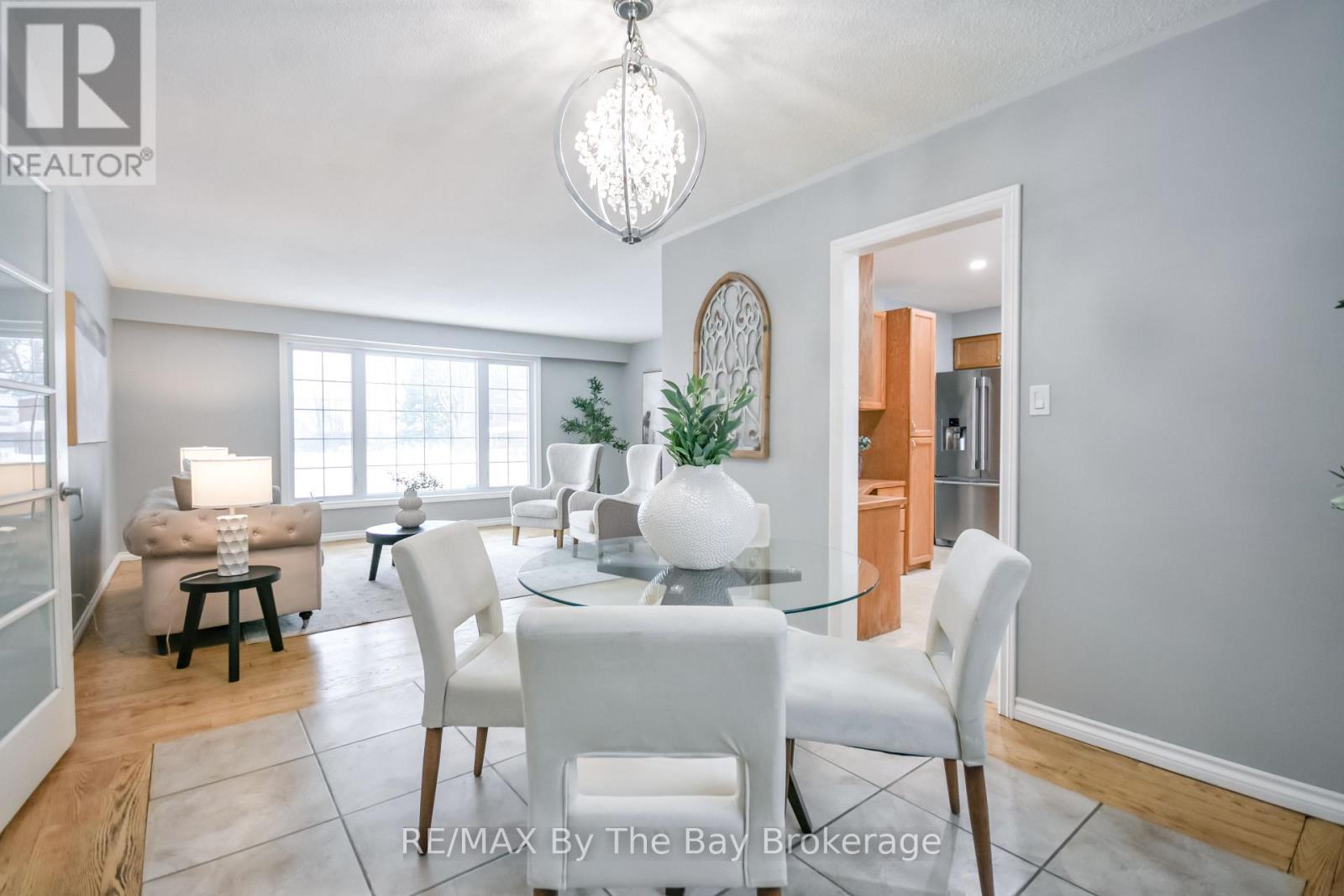 111 Balm Beach Road E, Tiny, ON - Indoor Photo Showing Dining Room