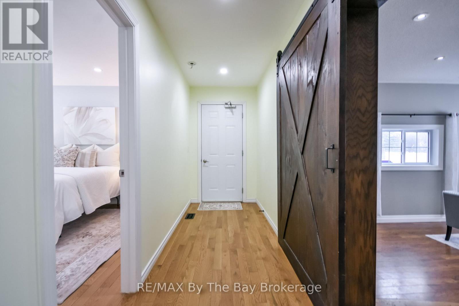 111 Balm Beach Road E, Tiny, ON - Indoor Photo Showing Other Room