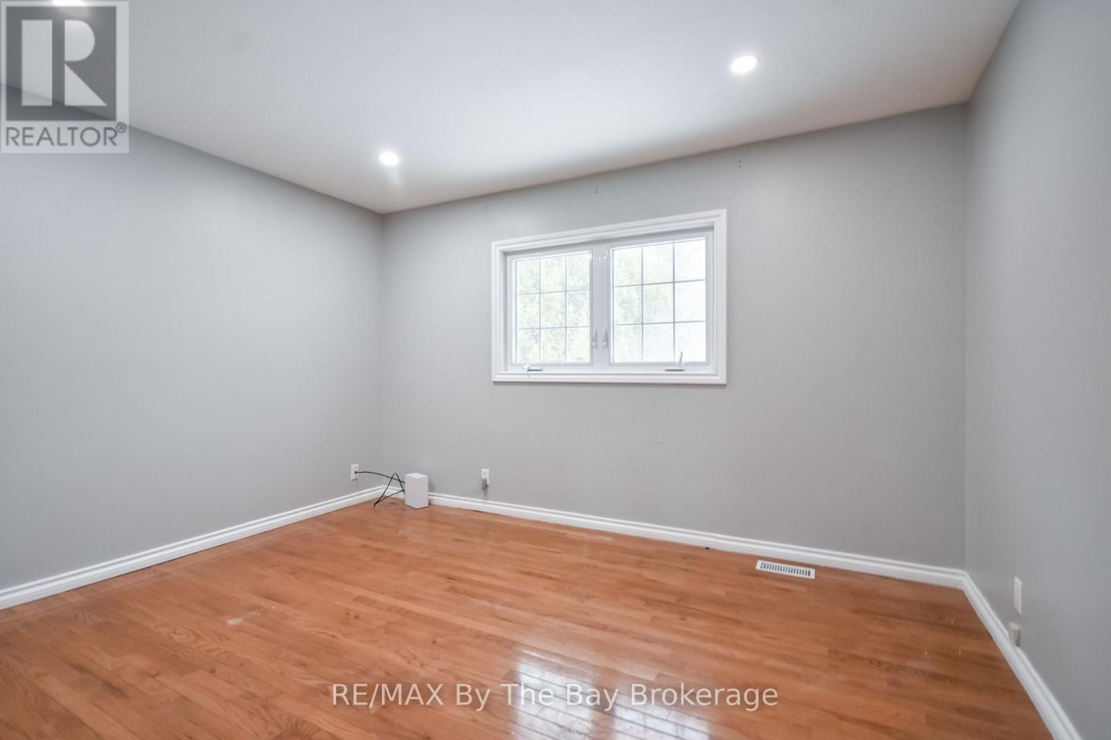 111 Balm Beach Road E, Tiny, ON - Indoor Photo Showing Other Room