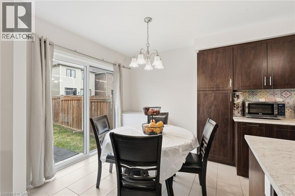 45 Kelso Drive, Caledonia, ON - Indoor Photo Showing Dining Room