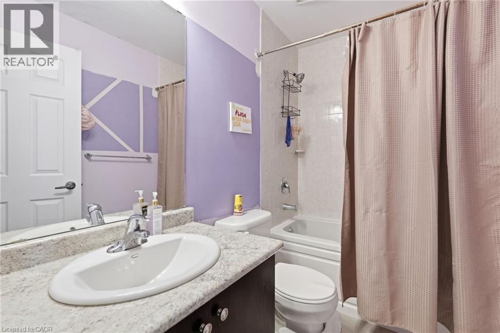 45 Kelso Drive, Caledonia, ON - Indoor Photo Showing Bathroom