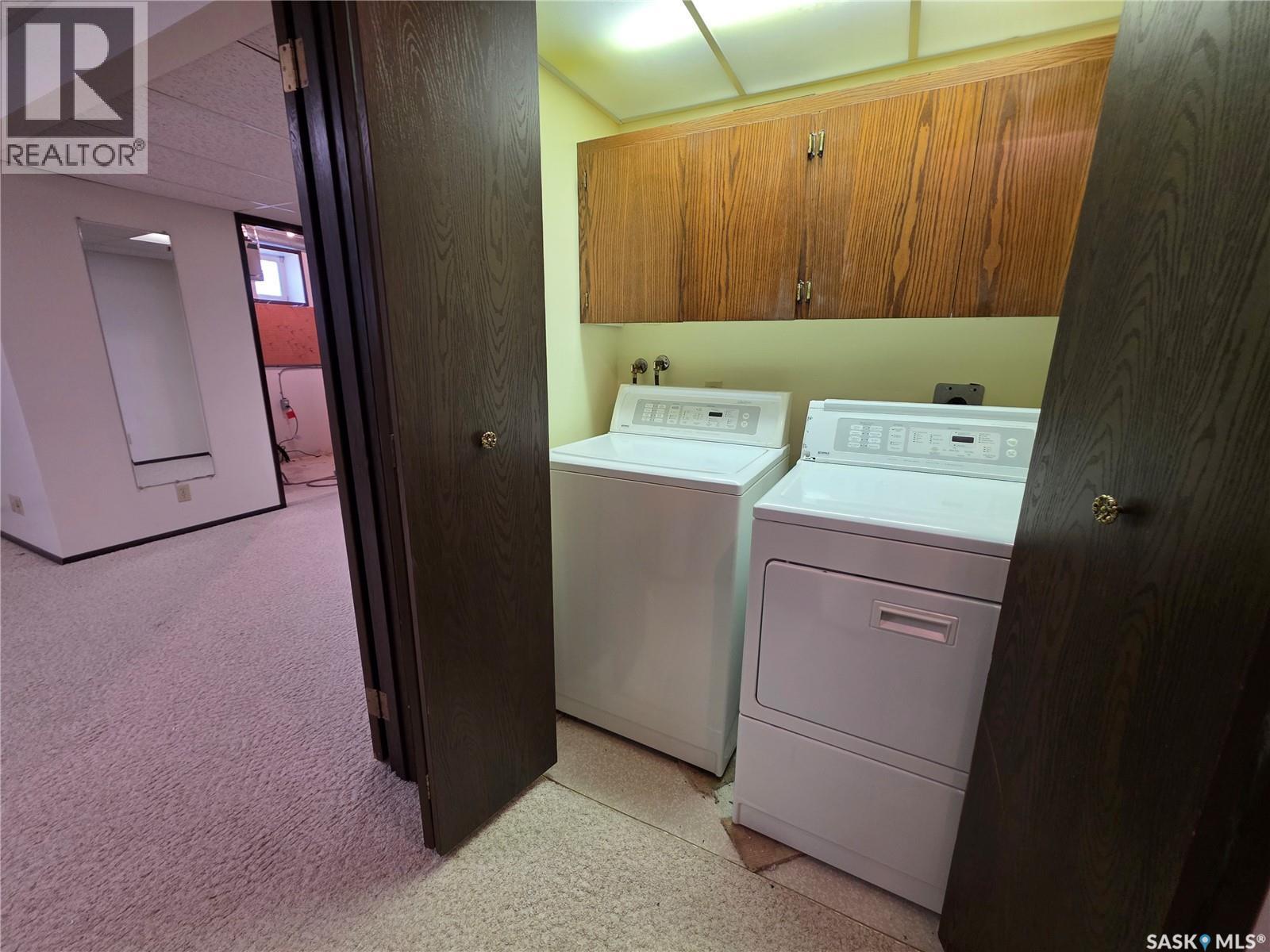 624 7Th Avenue Ne, Swift Current, SK - Indoor Photo Showing Laundry Room