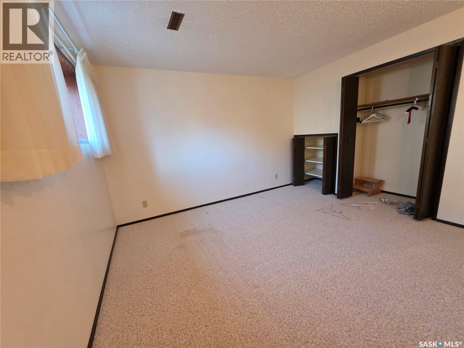 624 7Th Avenue Ne, Swift Current, SK - Indoor Photo Showing Other Room