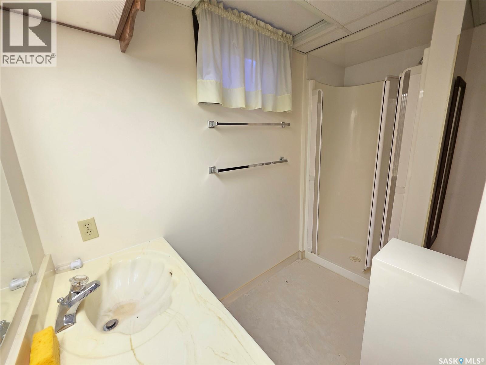 624 7Th Avenue Ne, Swift Current, SK - Indoor Photo Showing Other Room