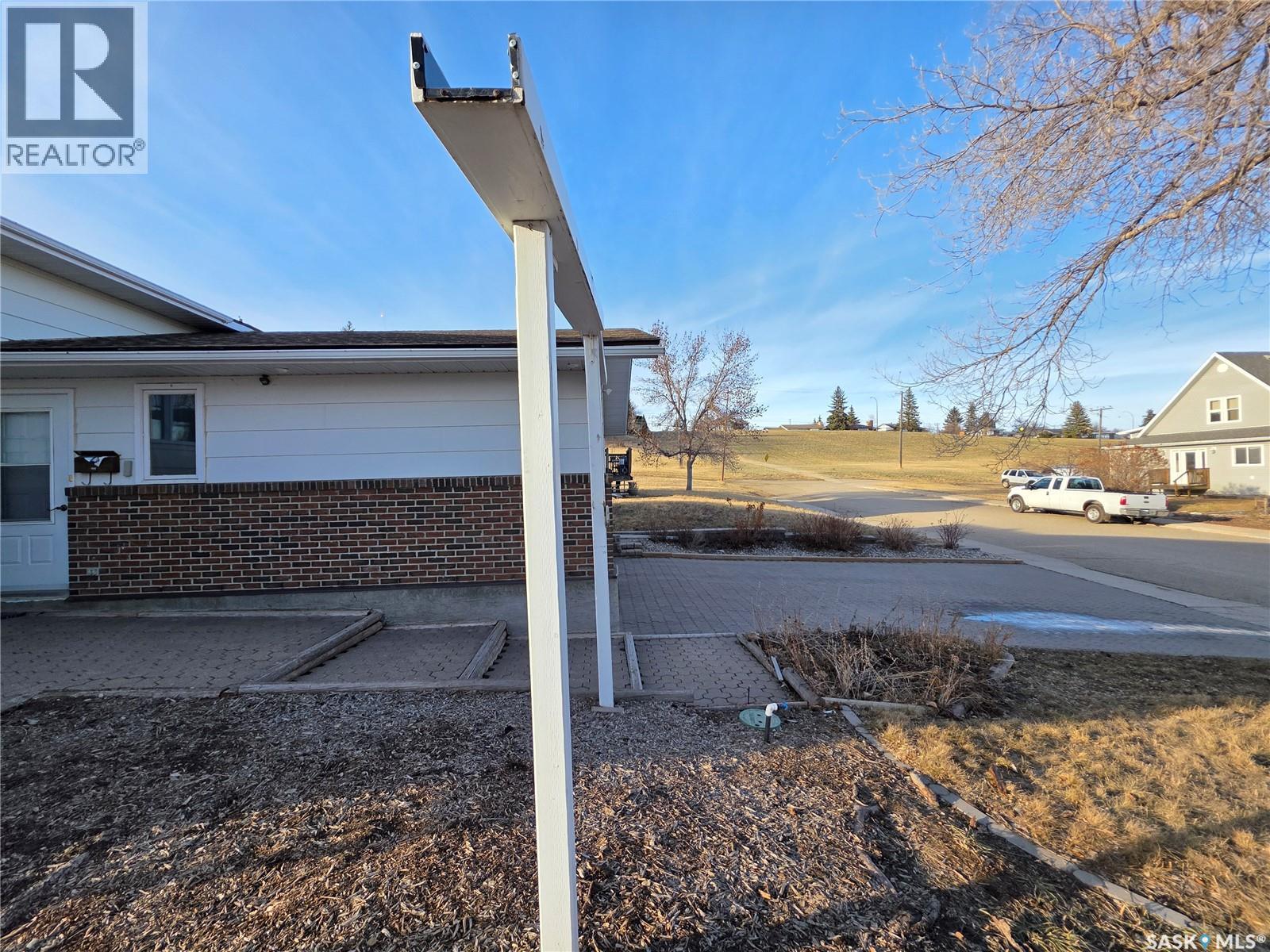 624 7Th Avenue Ne, Swift Current, SK - Outdoor