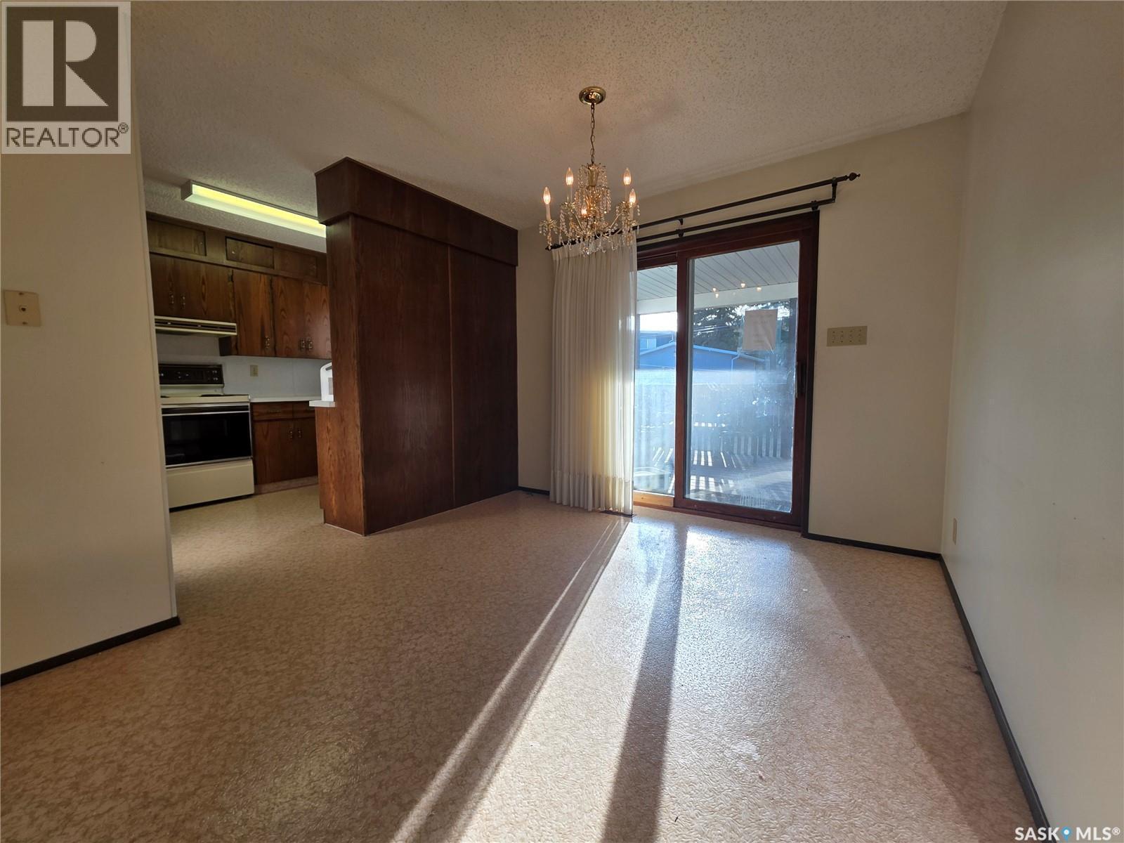 624 7Th Avenue Ne, Swift Current, SK - Indoor Photo Showing Other Room