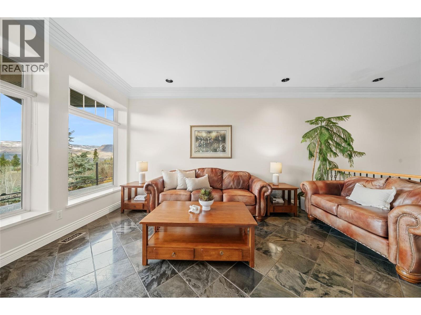 3676 Mcbride Road, Blind Bay, BC - Indoor Photo Showing Living Room