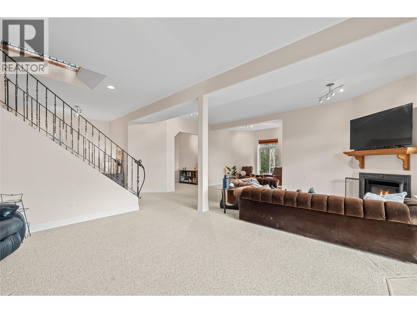 3676 Mcbride Road, Blind Bay, BC - Indoor With Fireplace