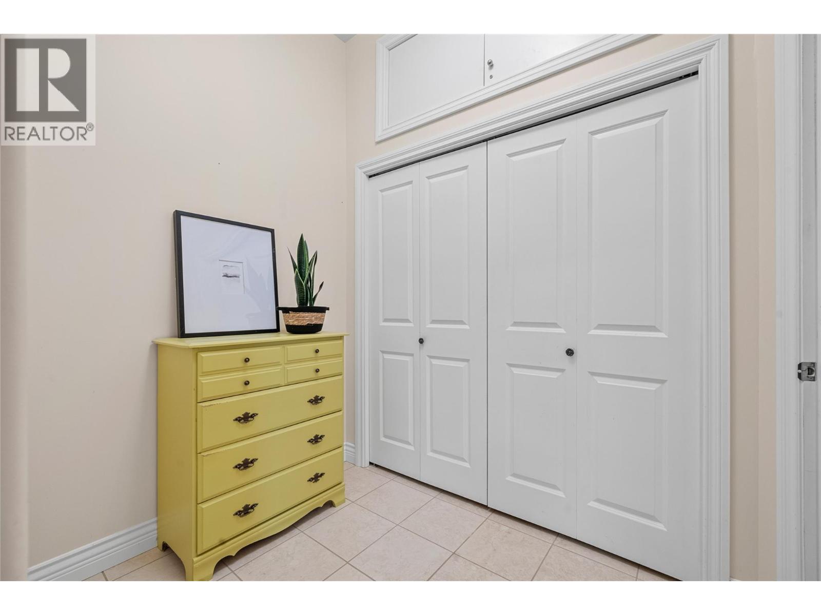 3676 Mcbride Road, Blind Bay, BC - Indoor