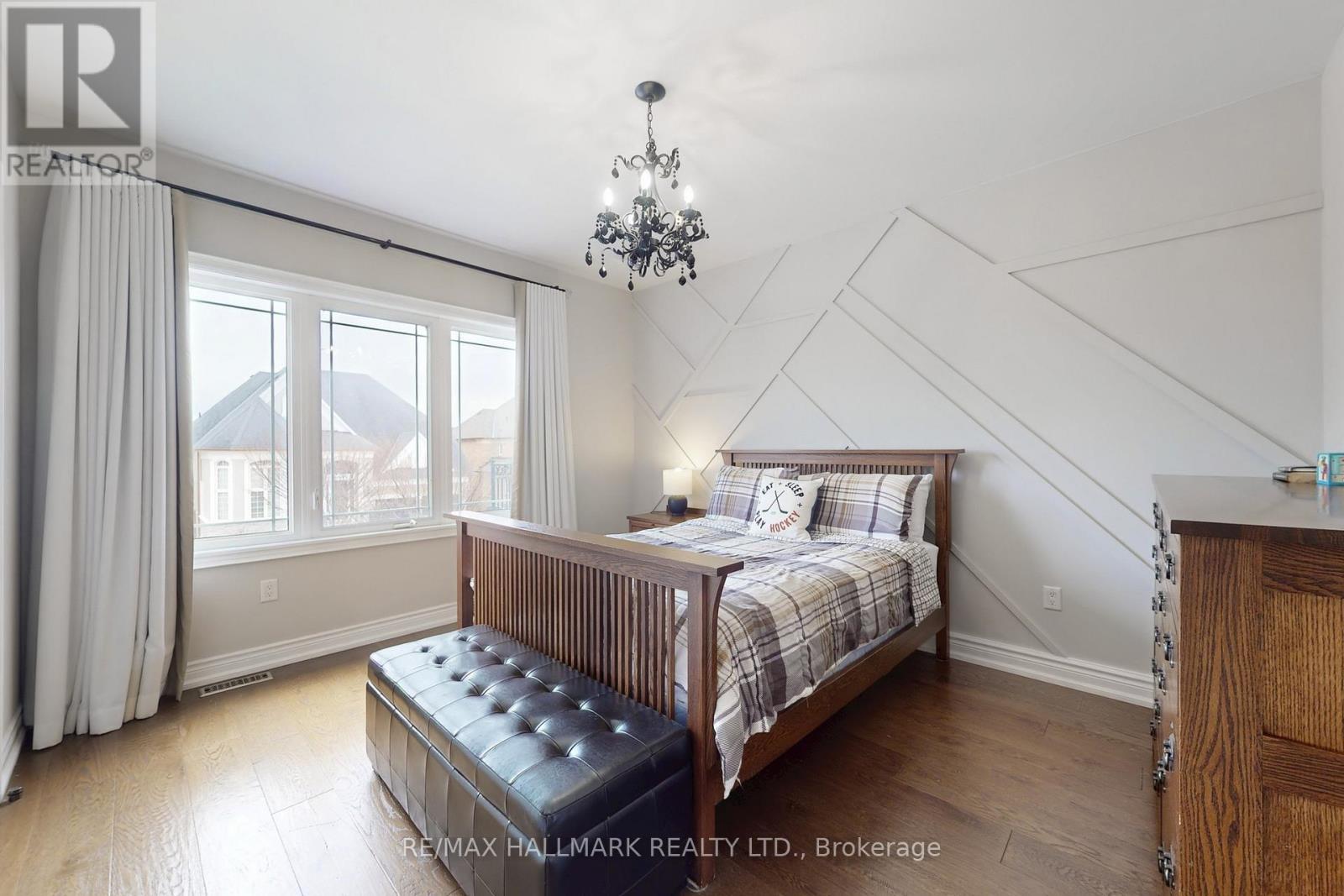 24 Bluff Trail, King, ON - Indoor Photo Showing Bedroom