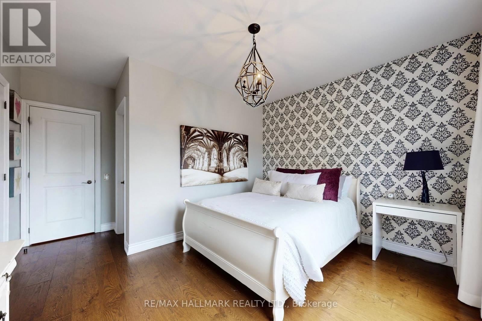 24 Bluff Trail, King, ON - Indoor Photo Showing Bedroom