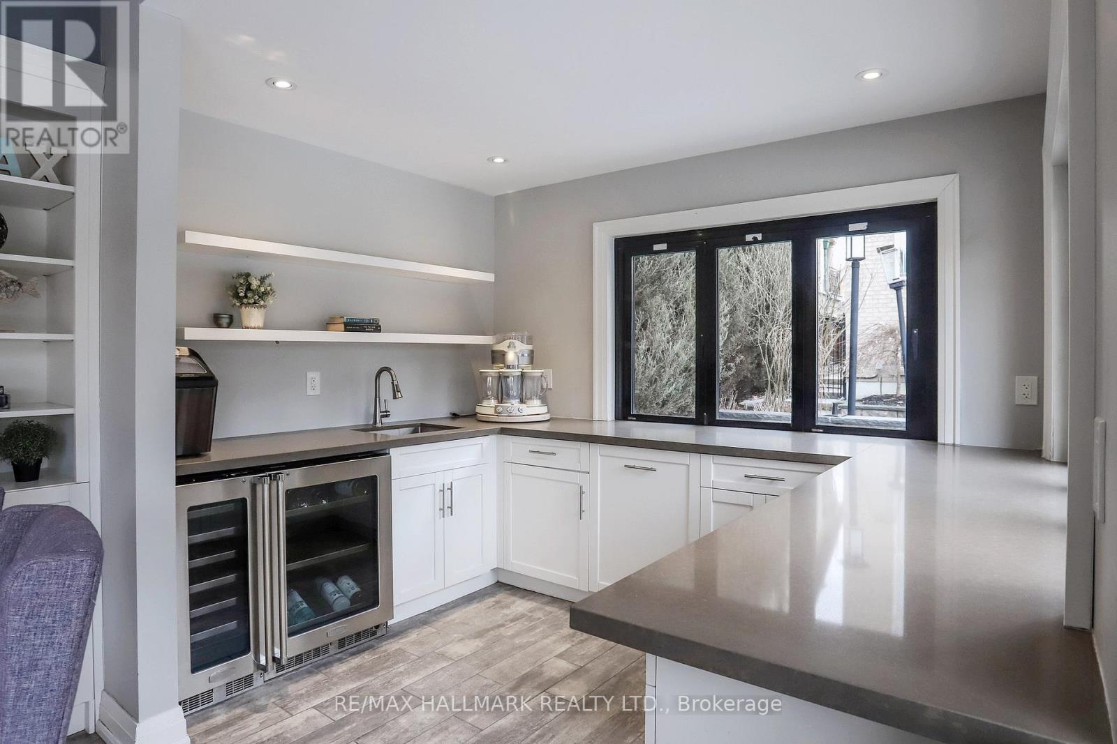 24 Bluff Trail, King, ON - Indoor Photo Showing Other Room