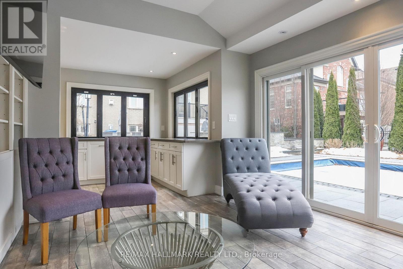 24 Bluff Trail, King, ON - Indoor Photo Showing Other Room