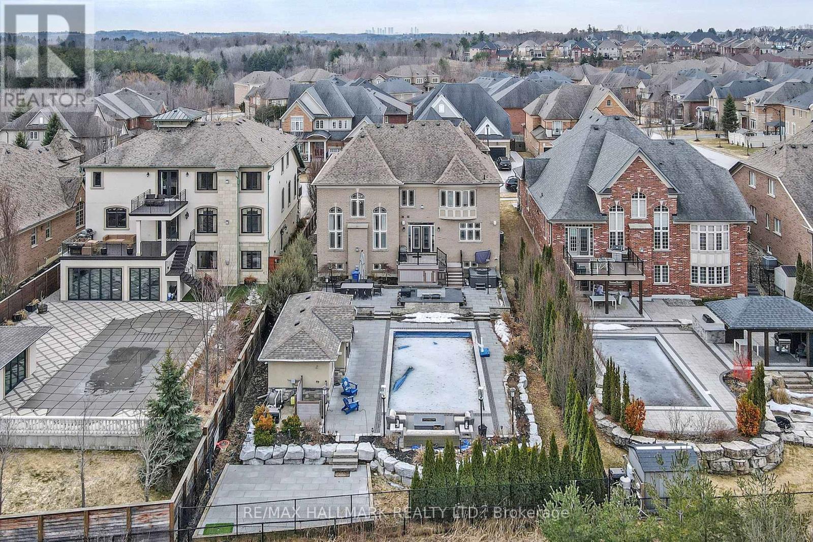 24 Bluff Trail, King, ON - Outdoor