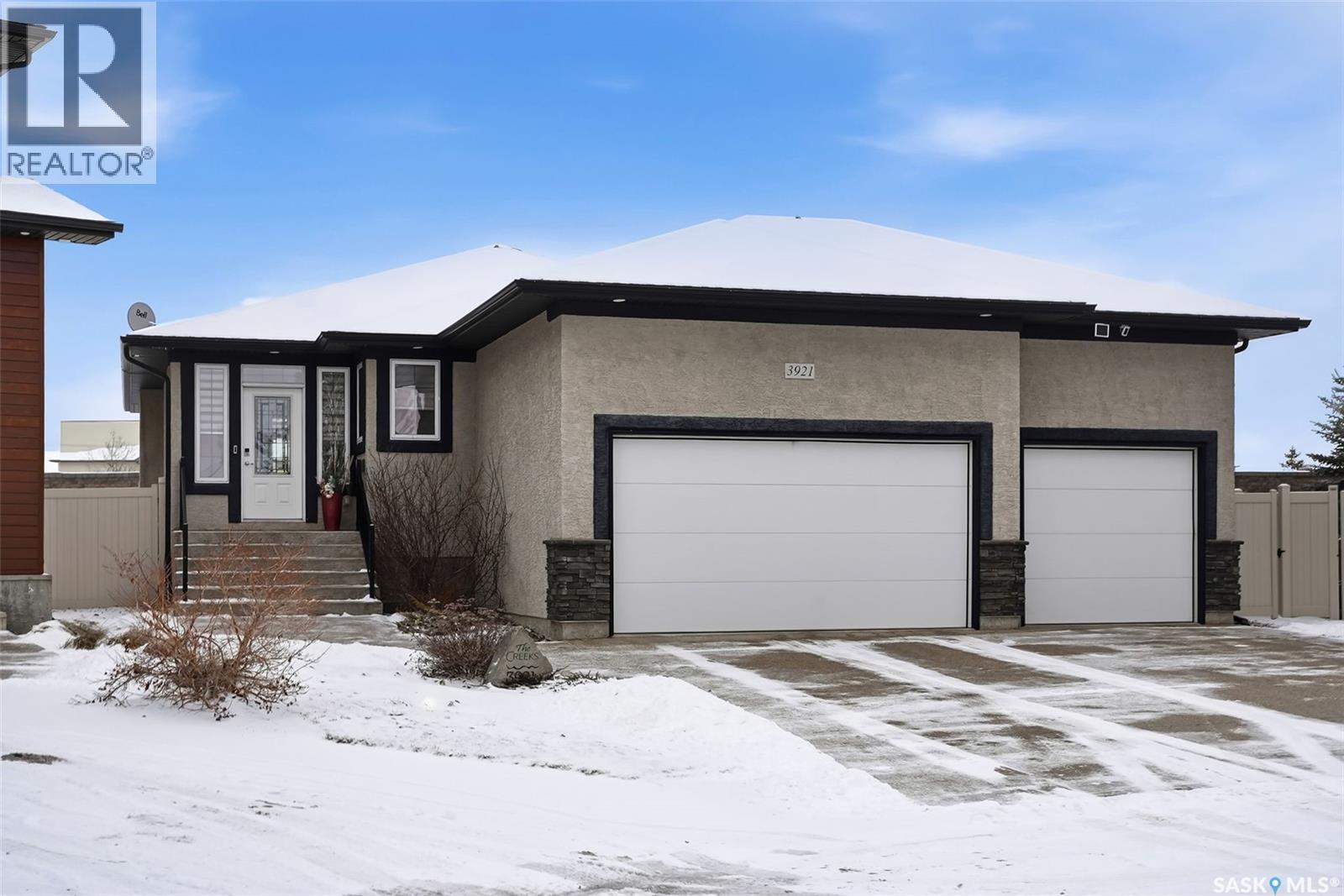 3921 Red Lily Bay, Regina, SK - Outdoor