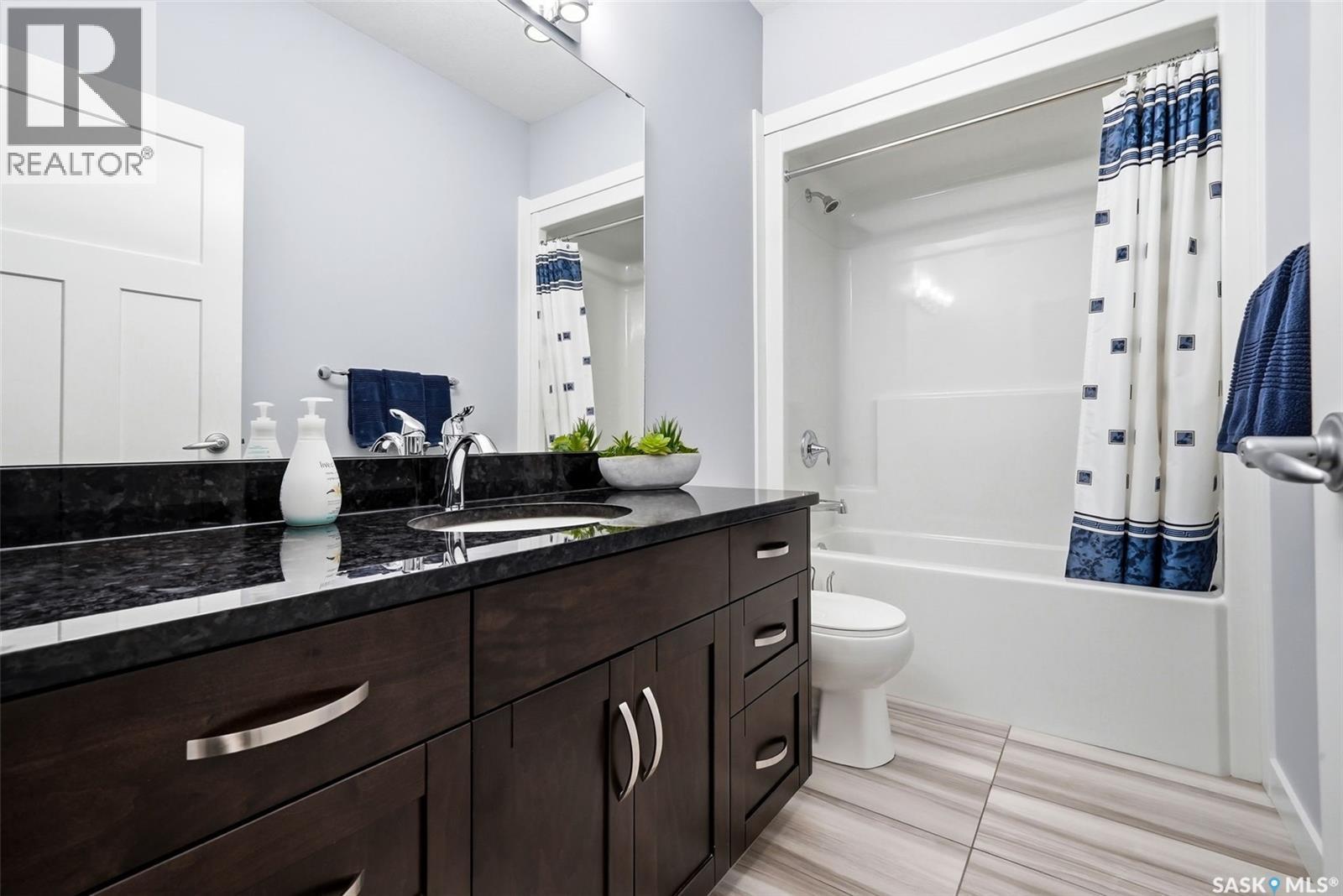 3921 Red Lily Bay, Regina, SK - Indoor Photo Showing Bathroom