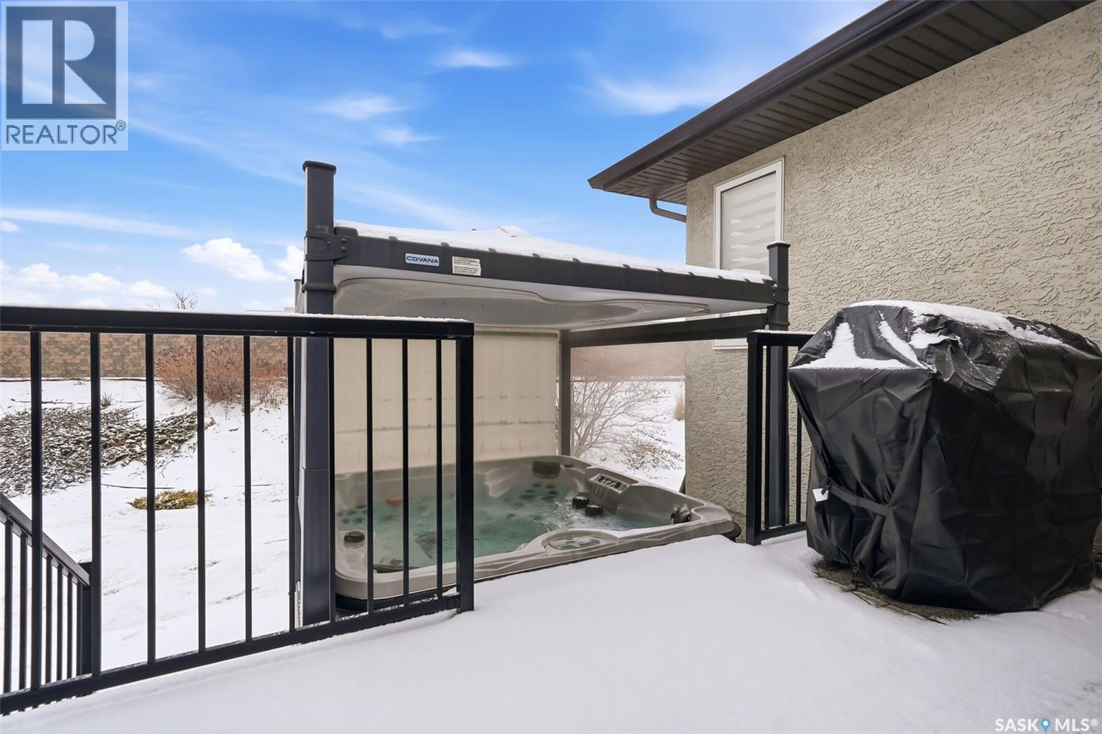 3921 Red Lily Bay, Regina, SK - Outdoor With Exterior