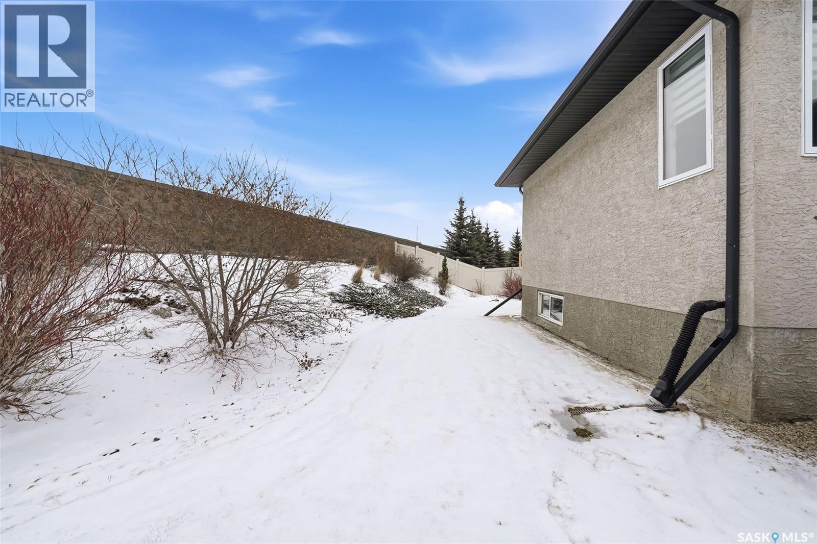 3921 Red Lily Bay, Regina, SK - Outdoor