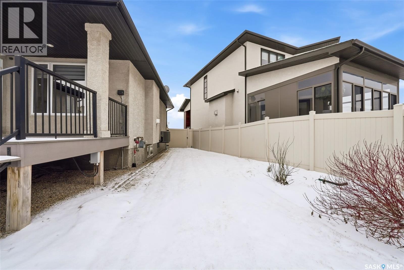 3921 Red Lily Bay, Regina, SK - Outdoor
