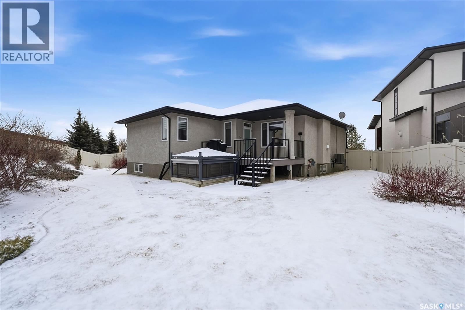 3921 Red Lily Bay, Regina, SK - Outdoor