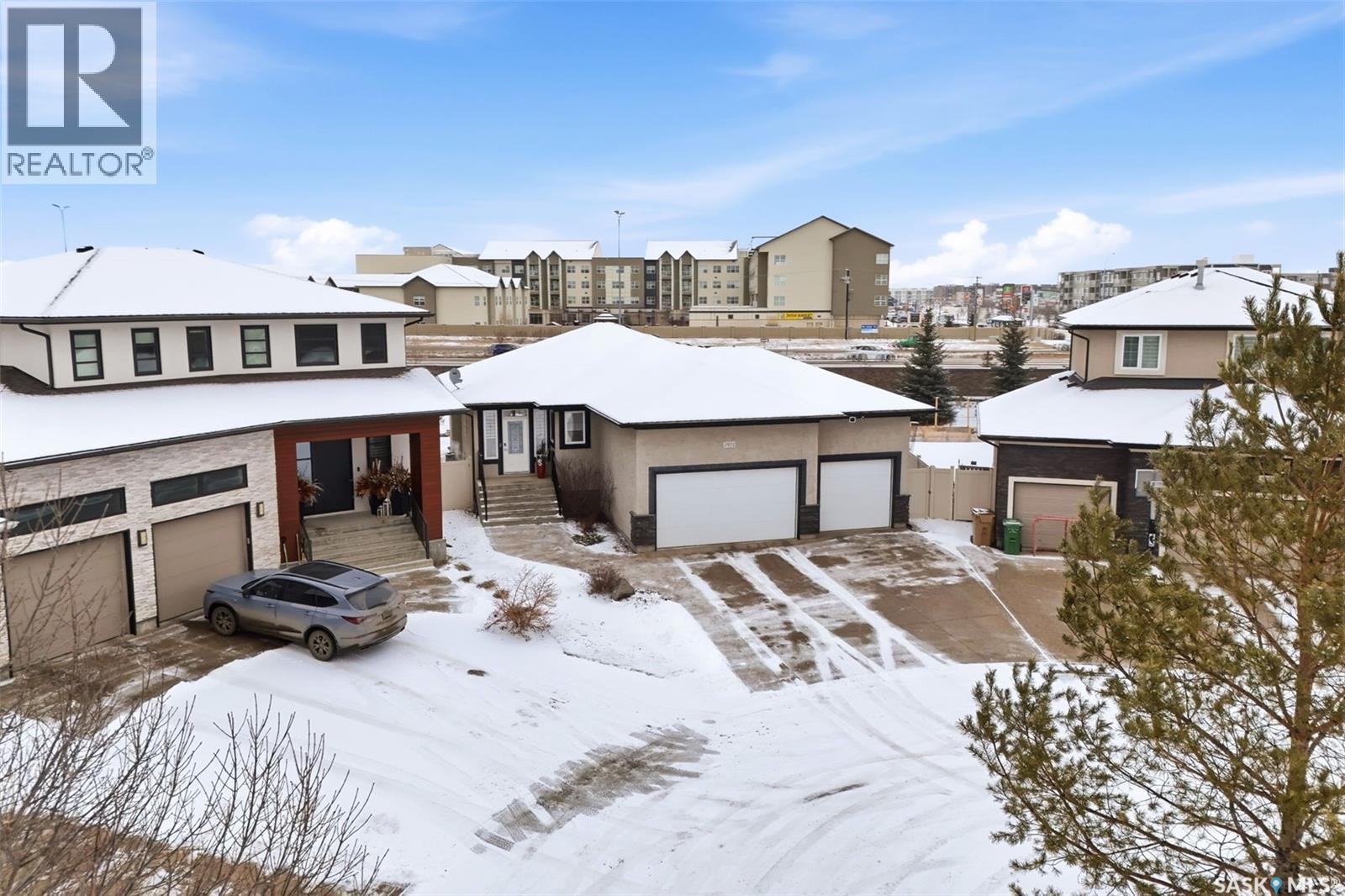 3921 Red Lily Bay, Regina, SK - Outdoor