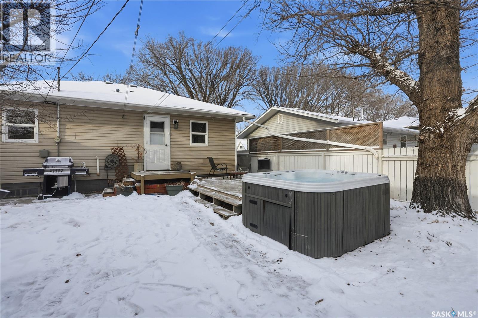 218 Ash Street E, Saskatoon, SK - Outdoor With Deck Patio Veranda