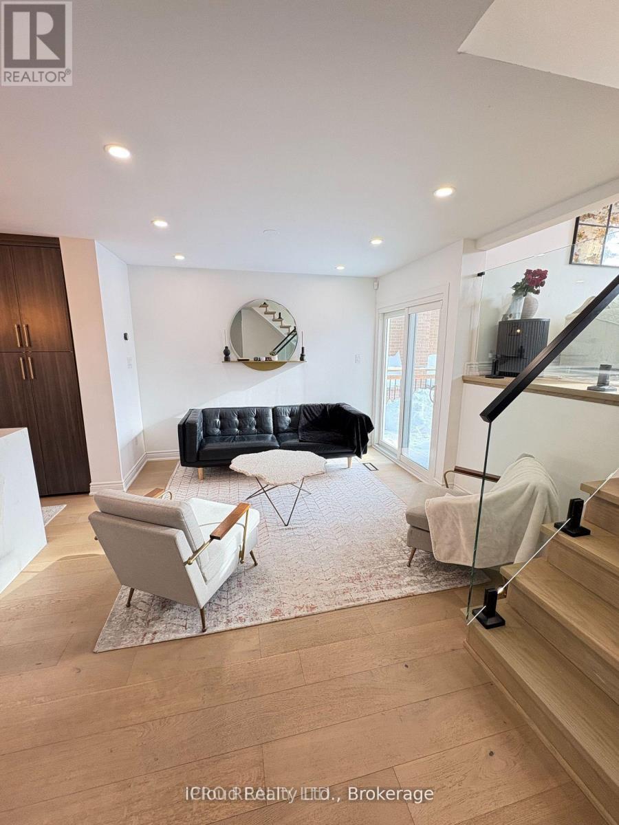 852 Thistle Down Court, Mississauga, ON - Indoor