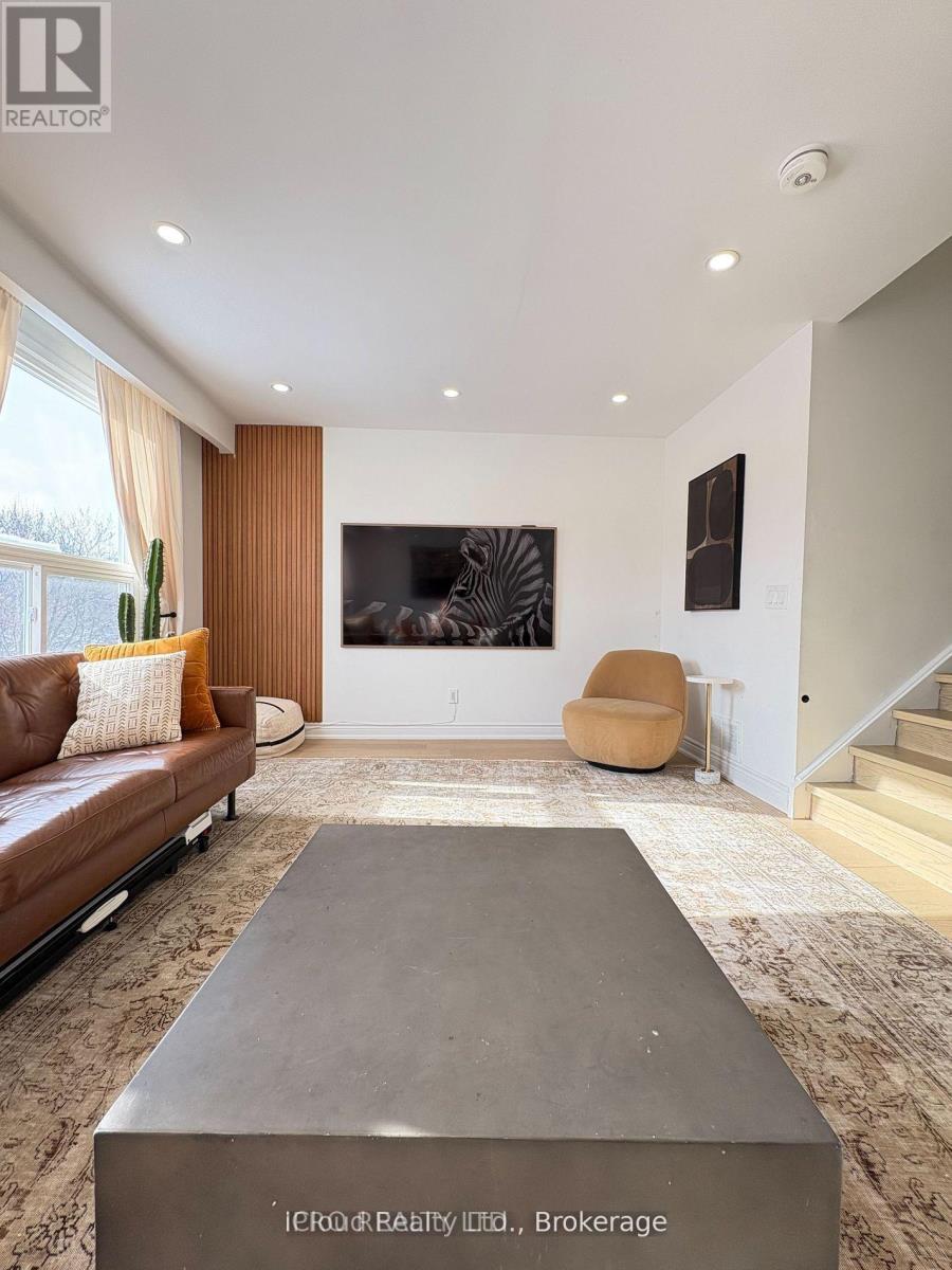 852 Thistle Down Court, Mississauga, ON - Indoor Photo Showing Other Room