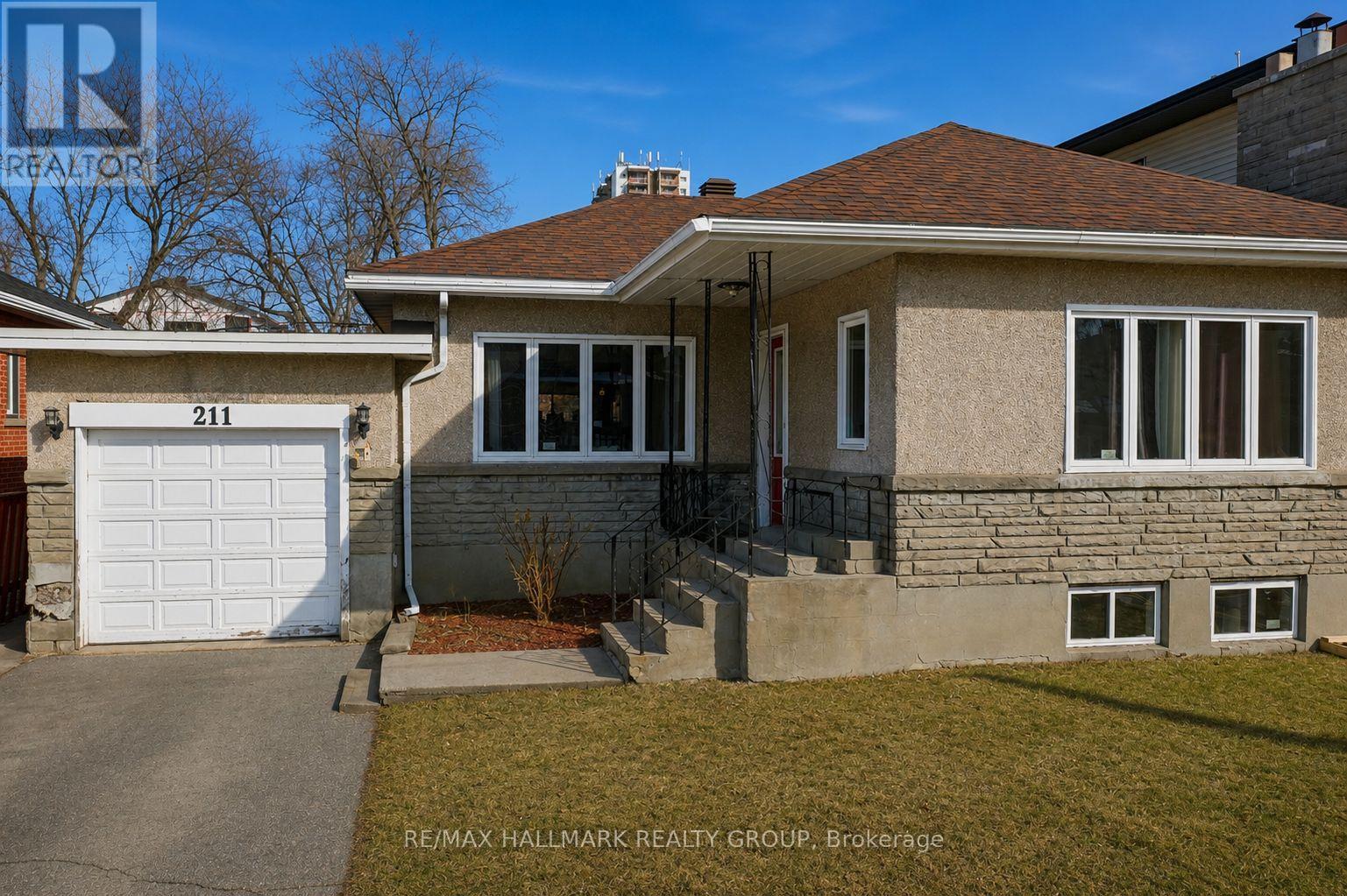 211 Columbus Avenue, Ottawa, ON - Outdoor With Facade