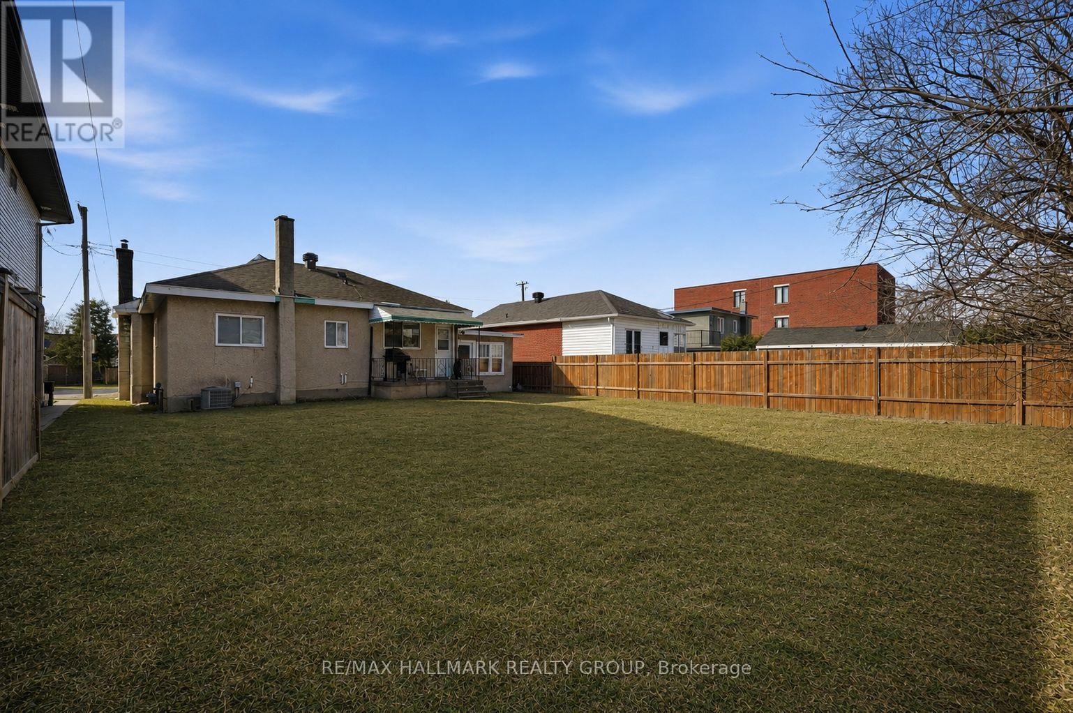 211 Columbus Avenue, Ottawa, ON - Outdoor