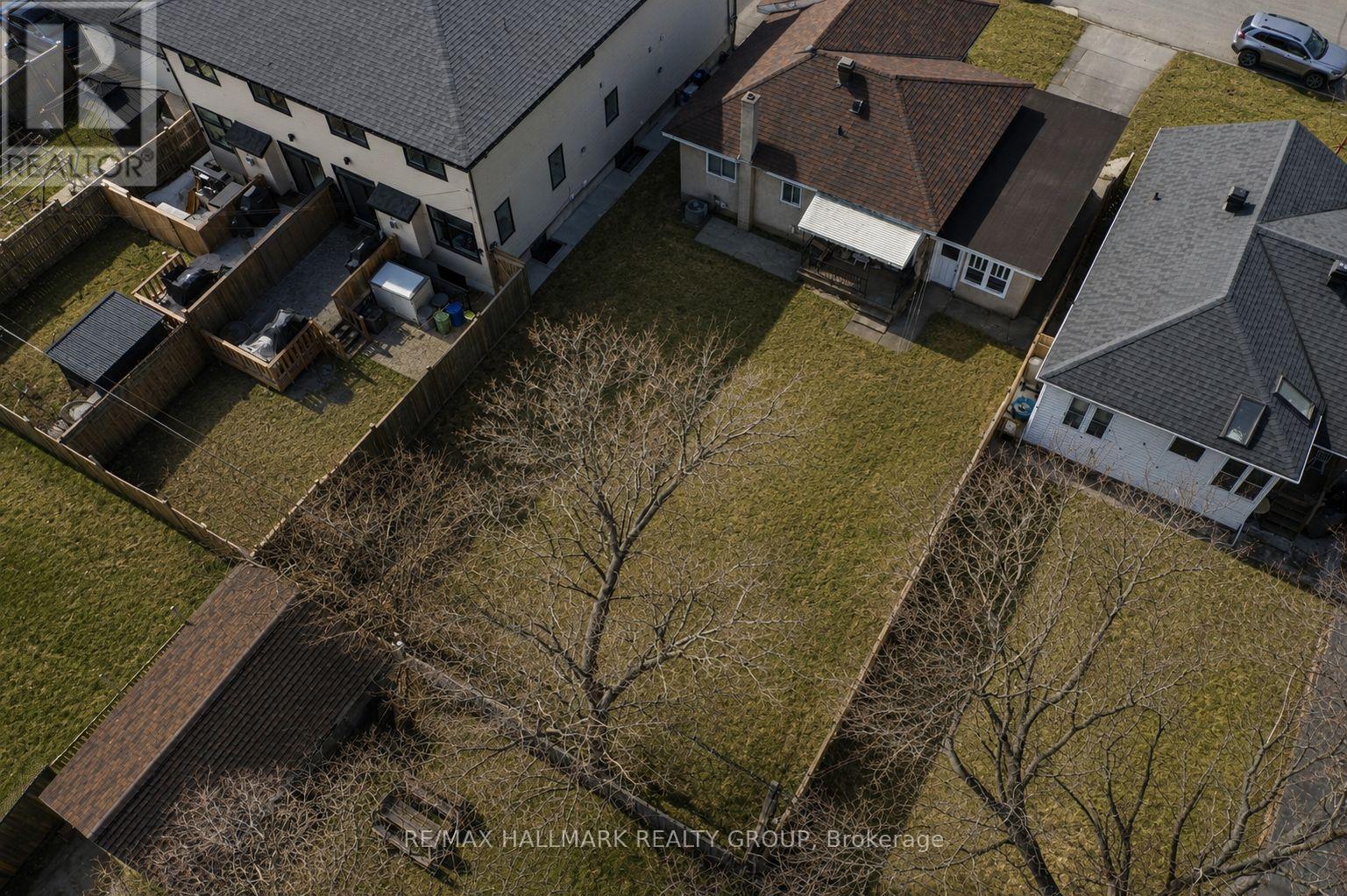 211 Columbus Avenue, Ottawa, ON - Outdoor