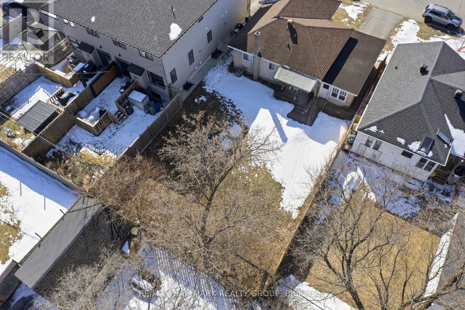 211 Columbus Avenue, Ottawa, ON - Outdoor