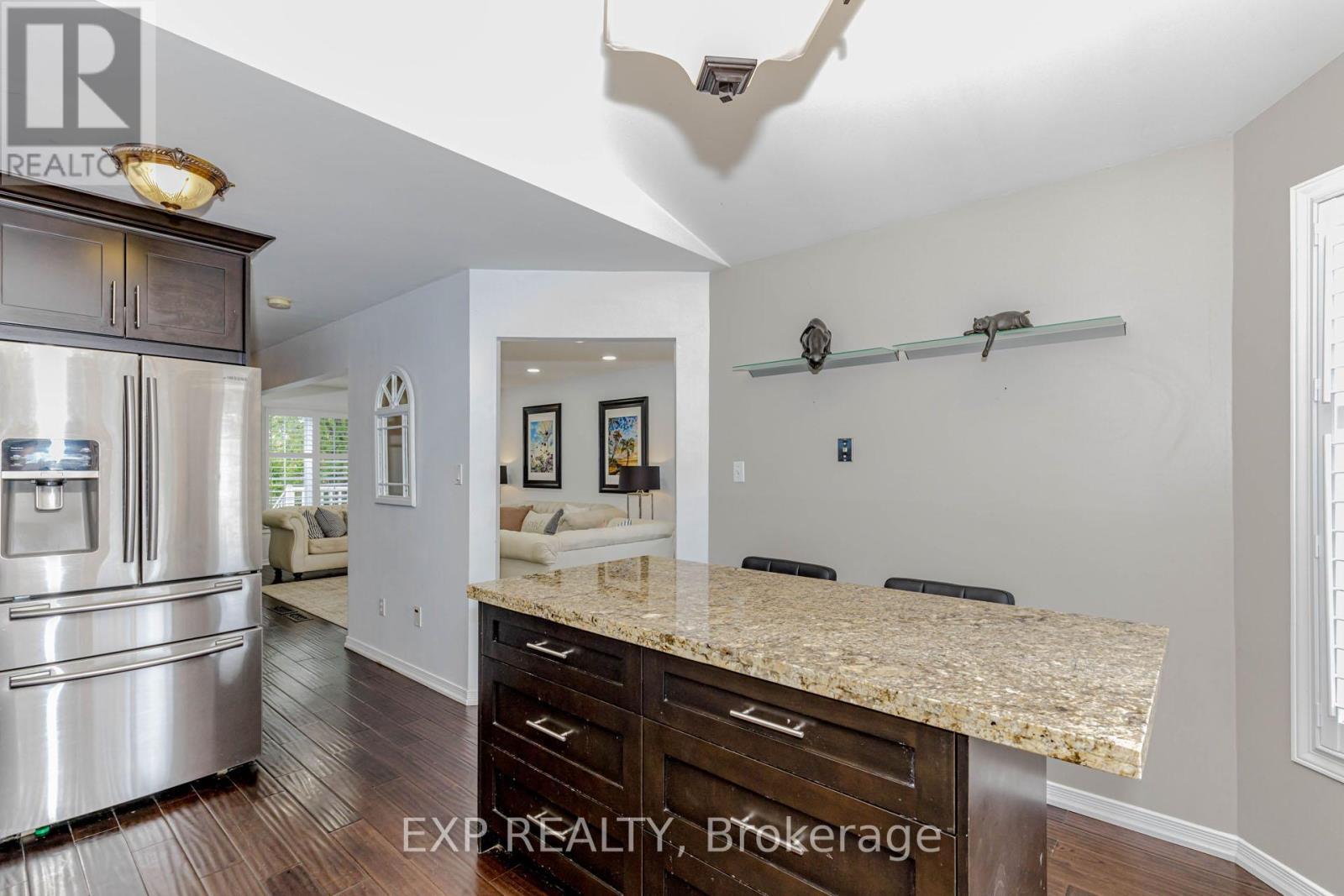 32 Vineberg Drive, Hamilton, ON - Indoor