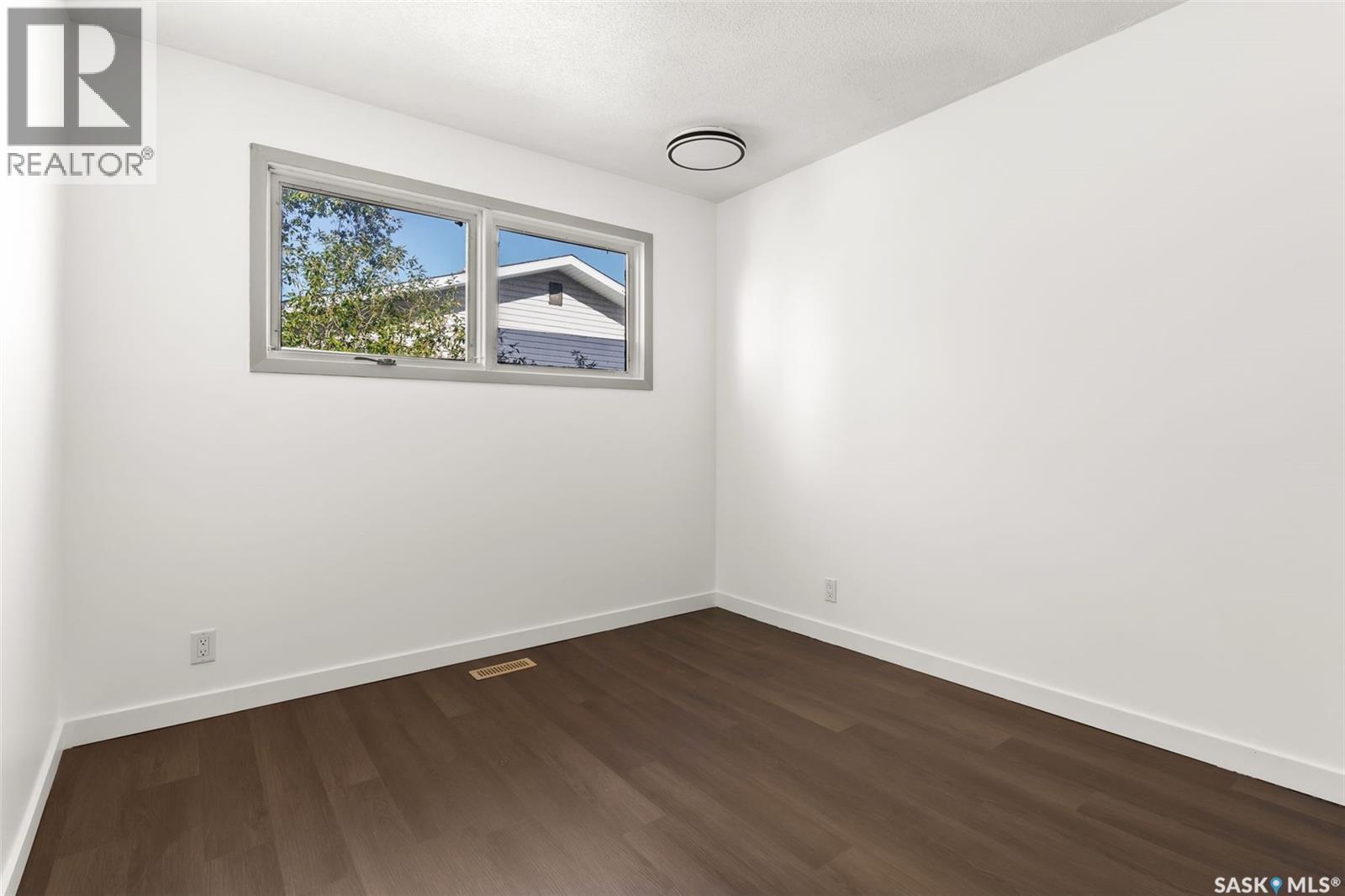 78 Spence Street, Regina, SK - Indoor Photo Showing Other Room