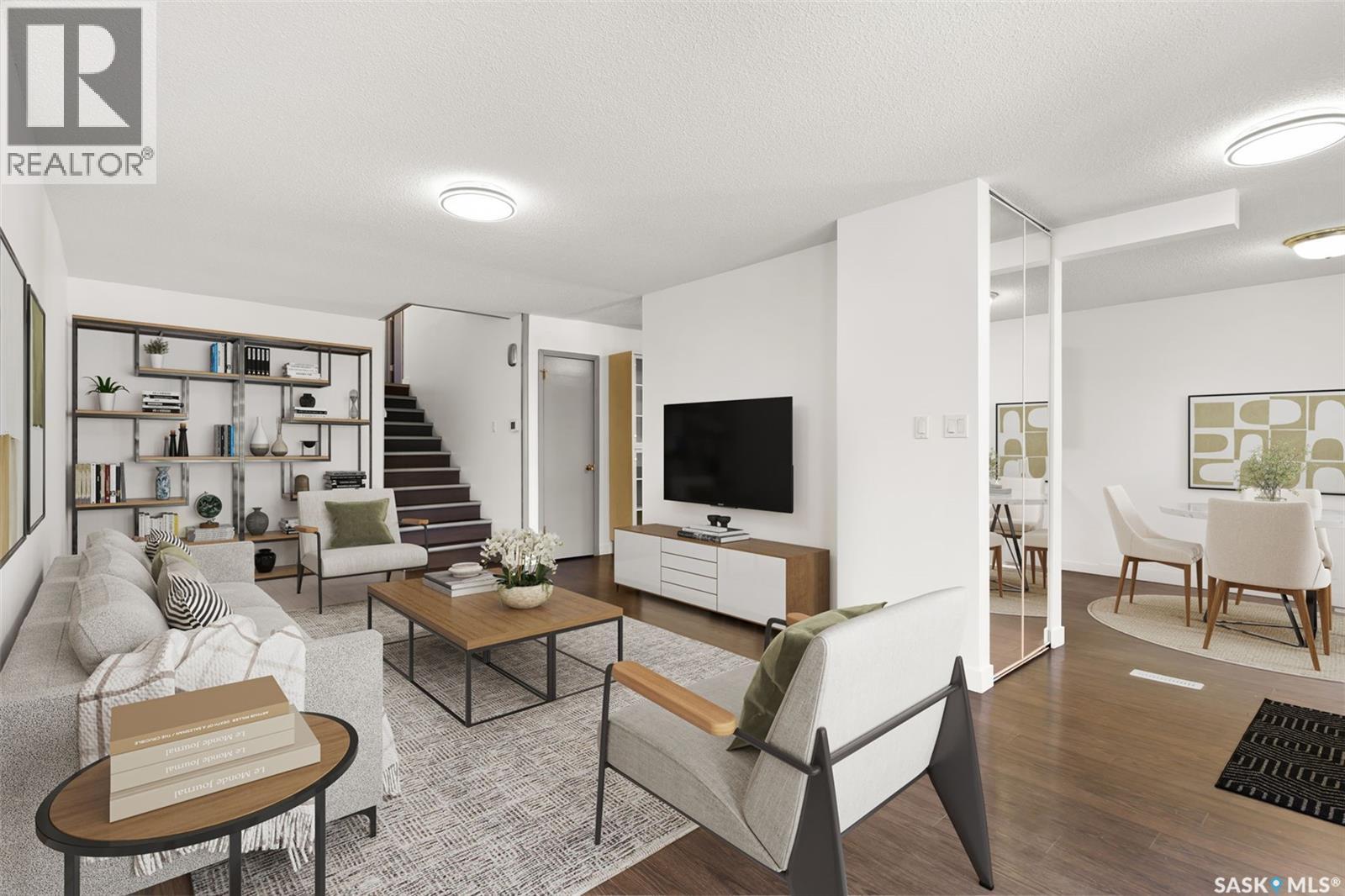 78 Spence Street, Regina, SK - Indoor Photo Showing Living Room