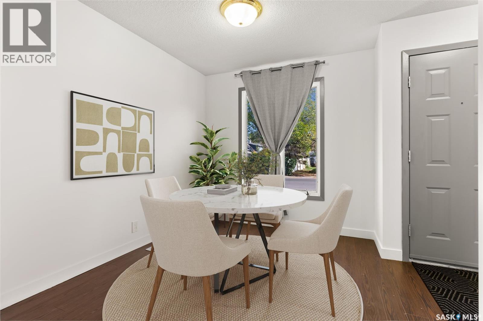 78 Spence Street, Regina, SK - Indoor Photo Showing Dining Room