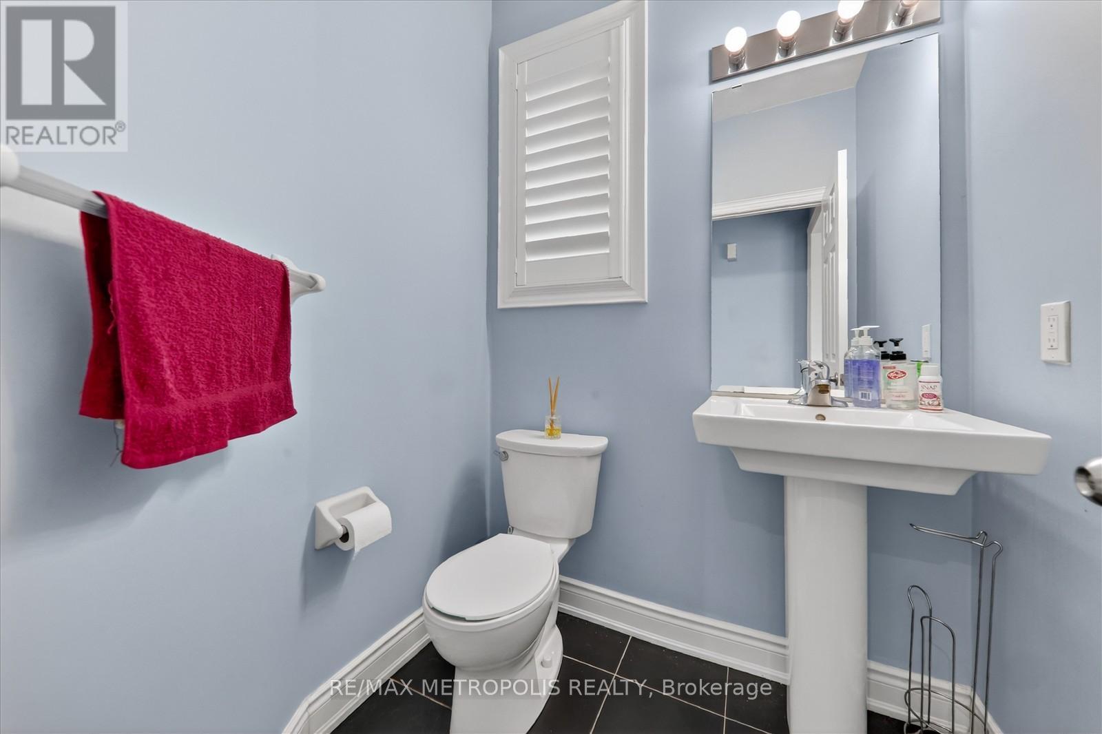 105 Stockell Crescent, Ajax, ON - Indoor Photo Showing Bathroom