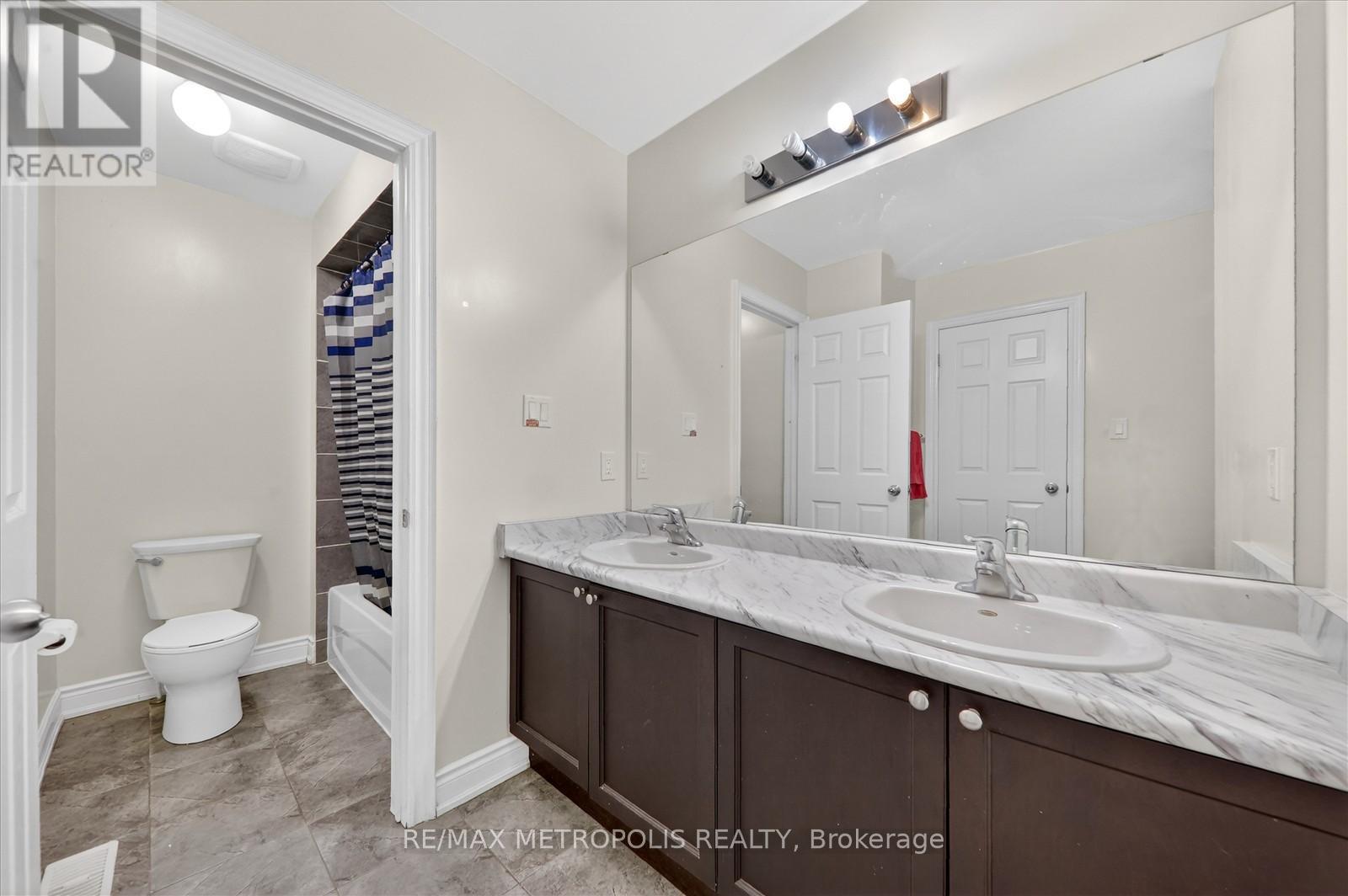 105 Stockell Crescent, Ajax, ON - Indoor Photo Showing Bathroom