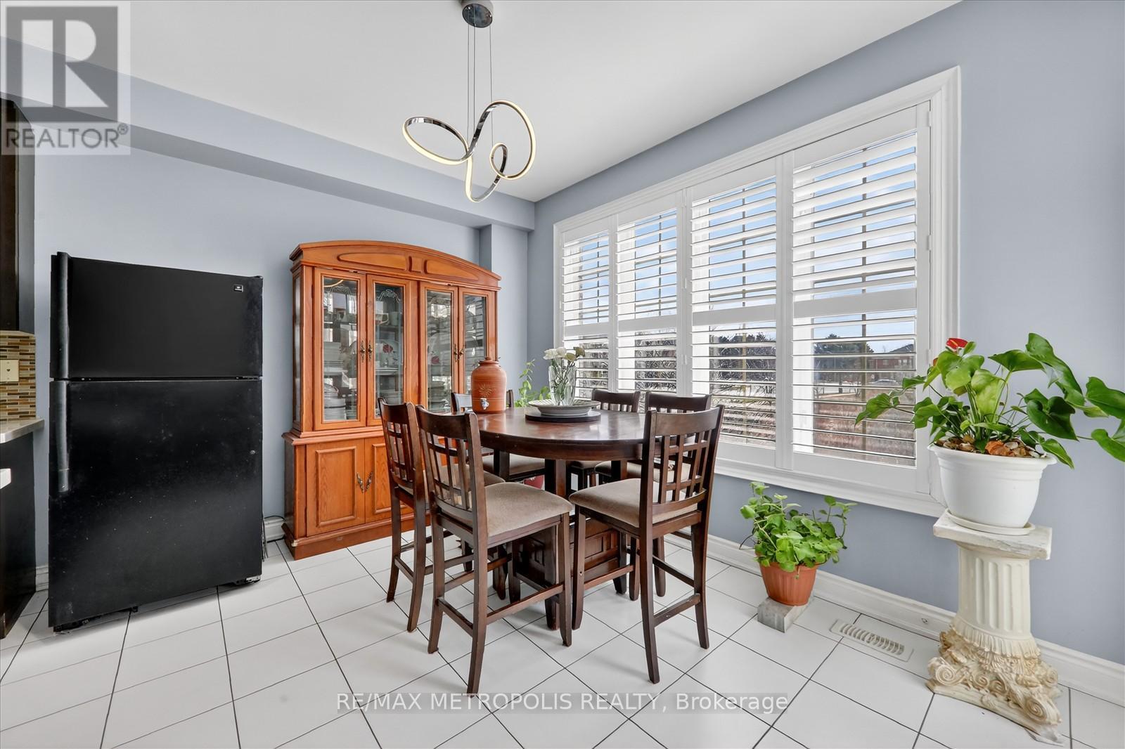 105 Stockell Crescent, Ajax, ON - Indoor Photo Showing Dining Room