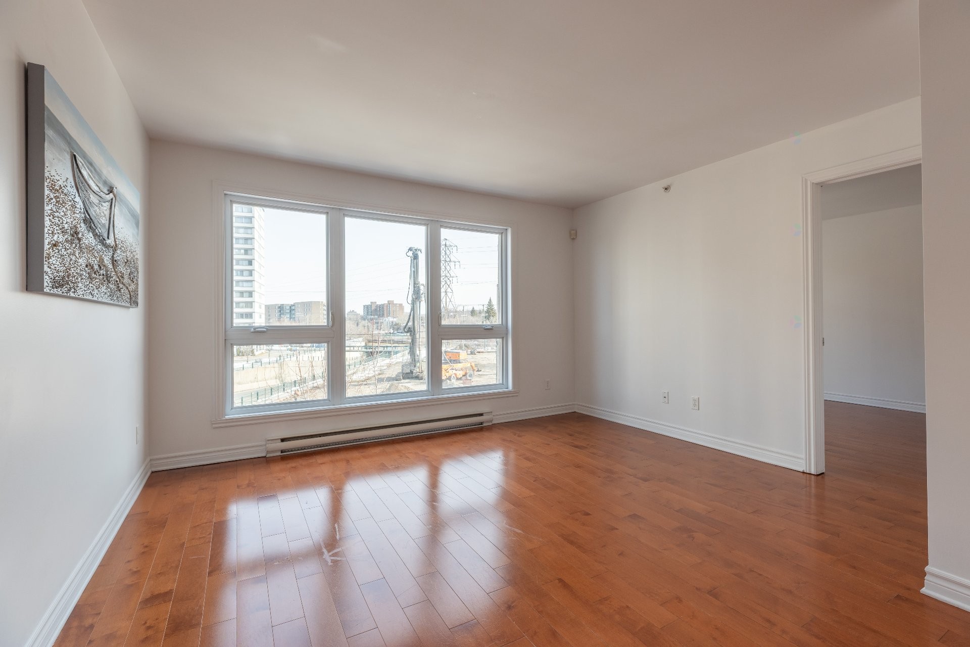 Living Room - 8-5498 Rue Robert-Burns, Montréal (Côte-Des-Neiges/Notre-Dame-De-Grâce), QC - Indoor Photo Showing Other Room