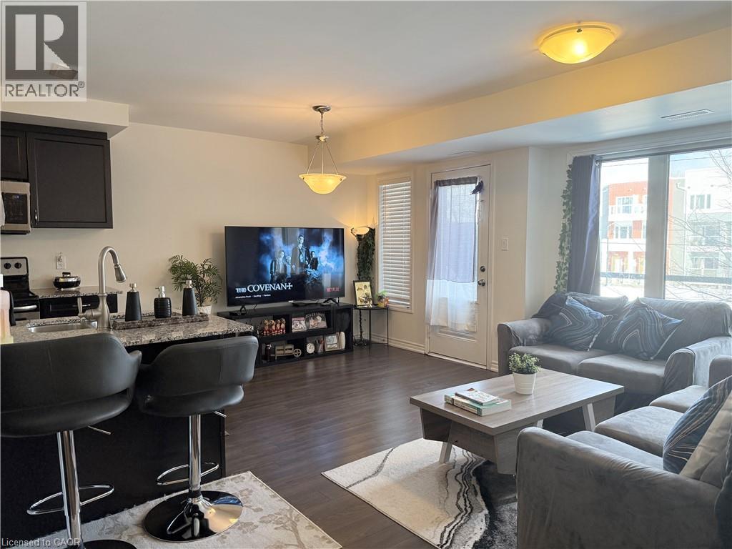 922 Apple Hill Lane, Kitchener, ON - Indoor Photo Showing Living Room
