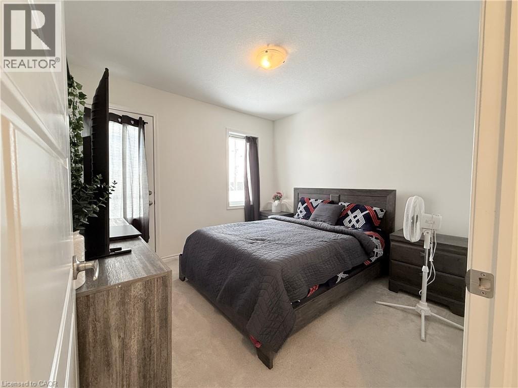 922 Apple Hill Lane, Kitchener, ON - Indoor Photo Showing Bedroom