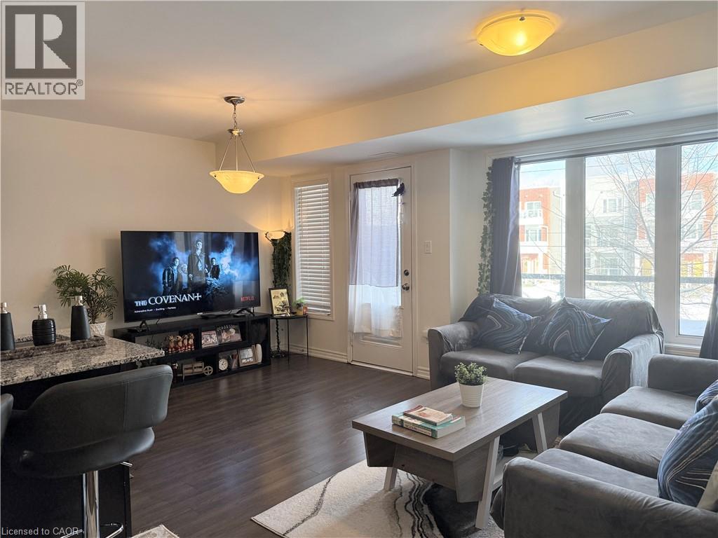 922 Apple Hill Lane, Kitchener, ON - Indoor Photo Showing Living Room