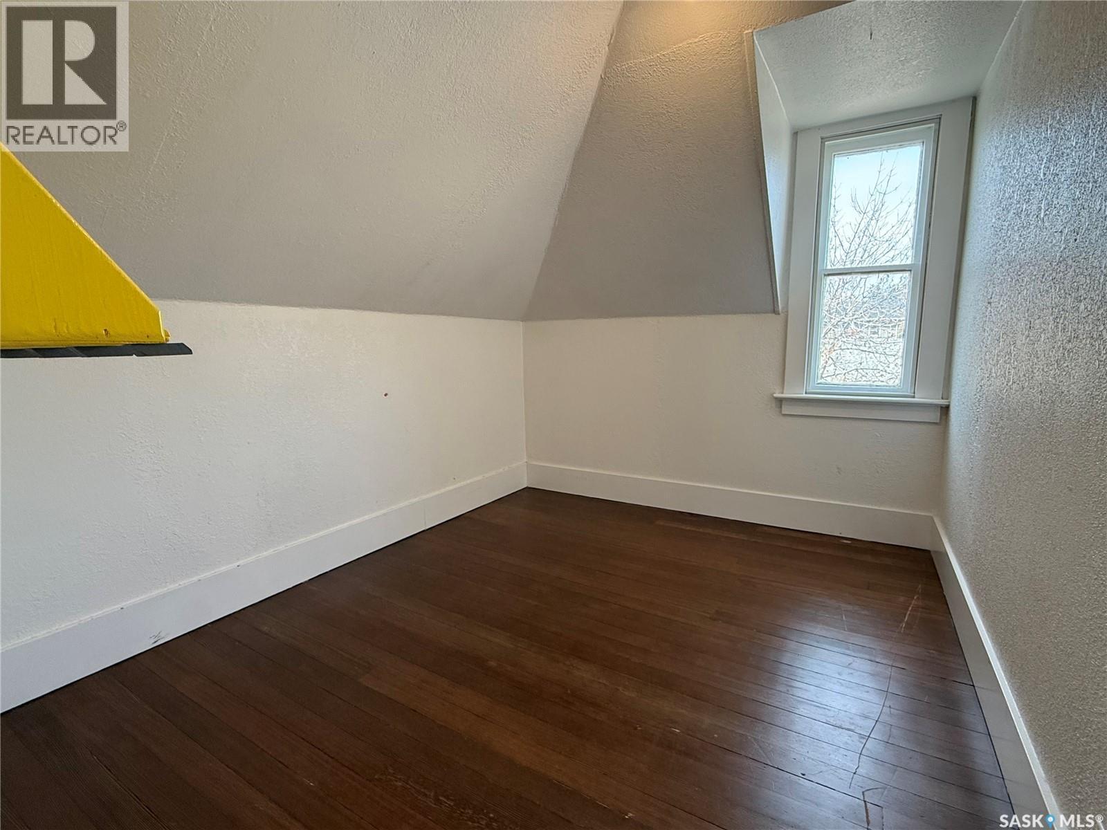 376 5Th Avenue Nw, Swift Current, SK - Indoor Photo Showing Other Room