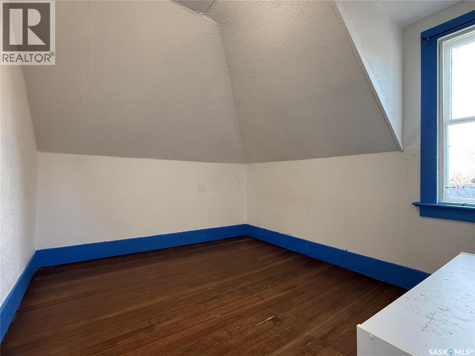 376 5Th Avenue Nw, Swift Current, SK - Indoor Photo Showing Other Room