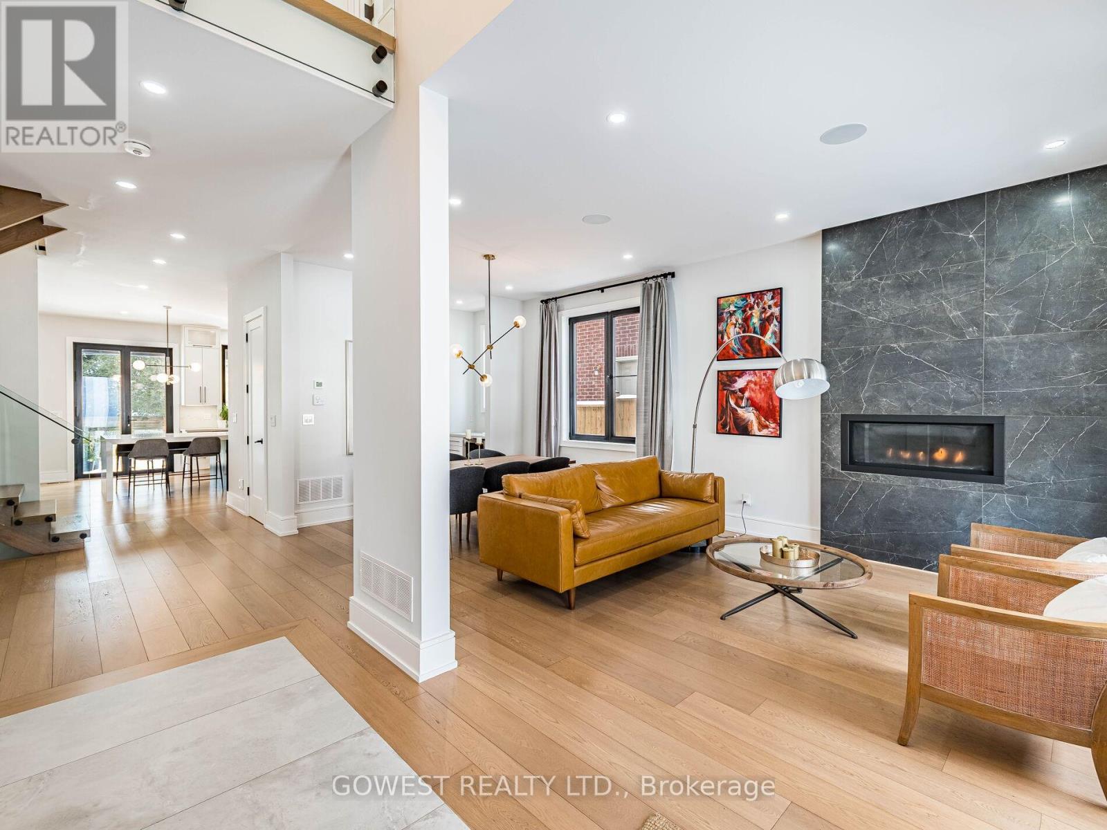 402 Niar Avenue, Mississauga, ON - Indoor Photo Showing Other Room With Fireplace