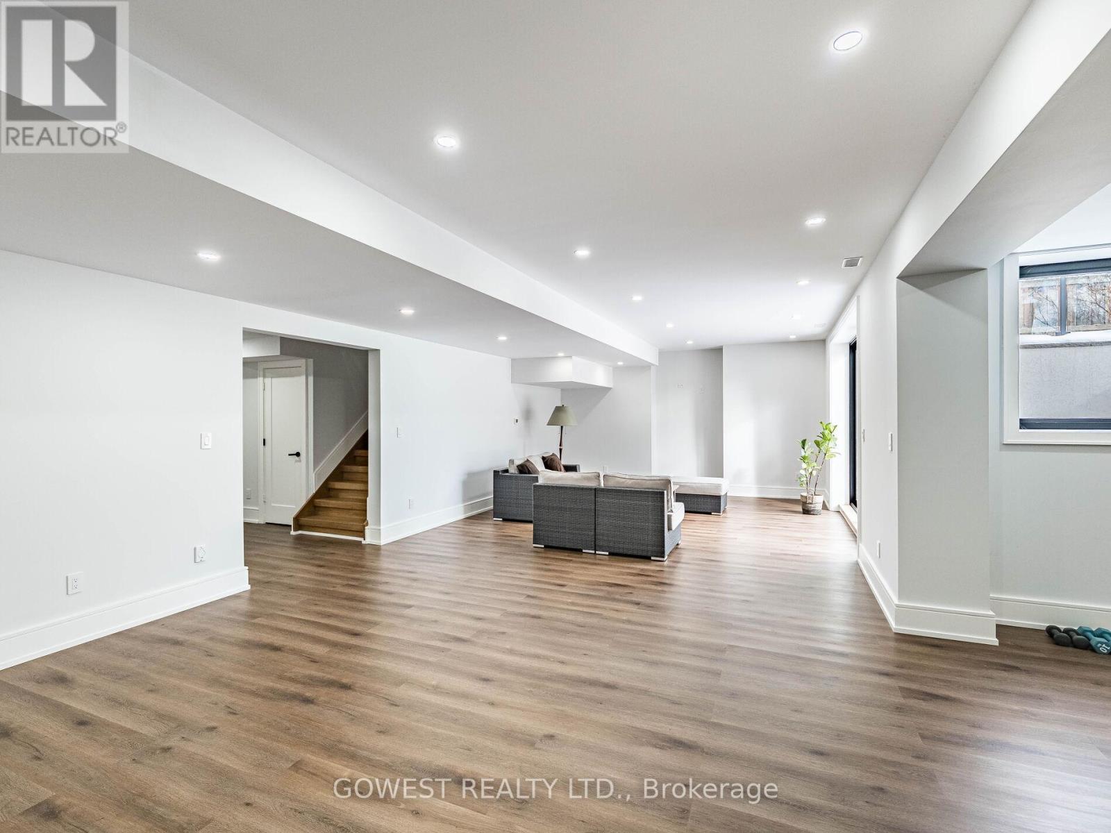 402 Niar Avenue, Mississauga, ON - Indoor